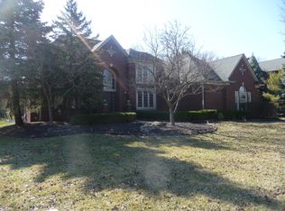 2379 Belmont Ct, Troy, MI 48098