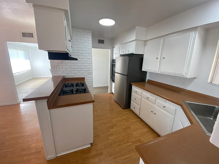 3871 N Golden Ave — Photo 9