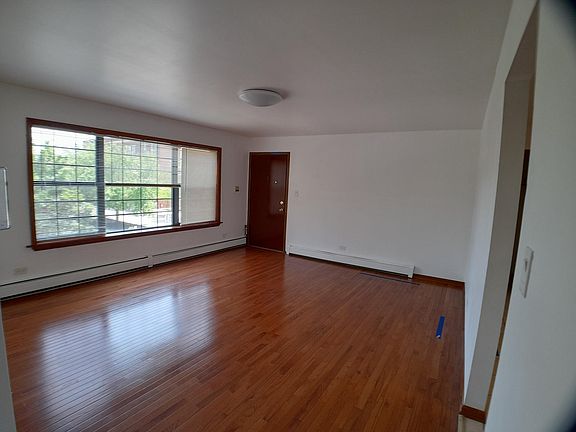 3rd image of 3158 S Giles Ave #3N