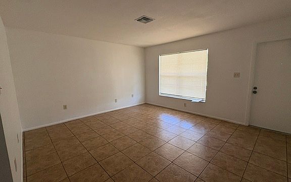 3rd image of 3412 Spainwood Dr