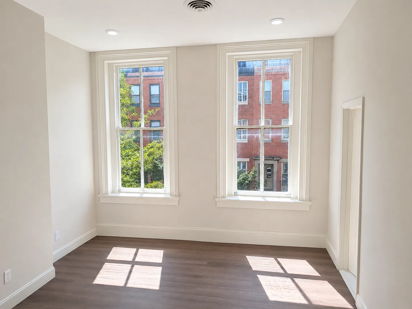 2 bed, 1025 sqft, $2,295 — Photo 4