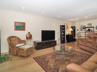84 Foxwood Dr, Jericho, NY 11753