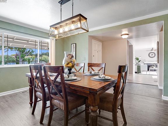 4th image of 2661 Royal Ann Dr