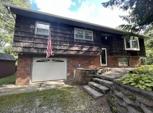 107 Vista Dr, Highland Lakes, NJ 07422
