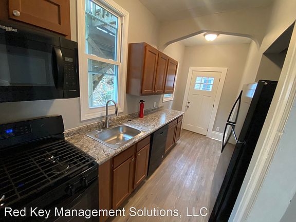 3rd image of 745 Florence Ave #1