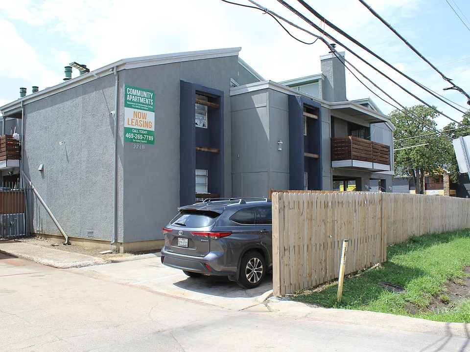 2710 Community Dr #209