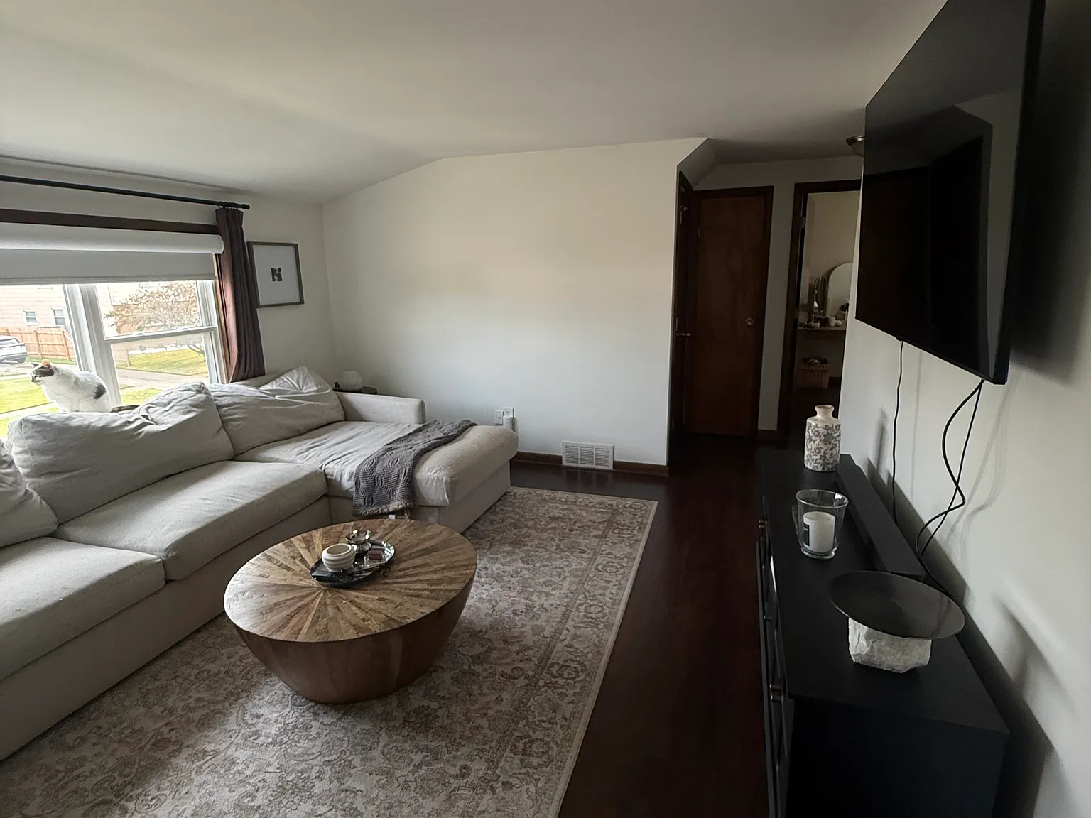 2 bed, 700 sqft, $1,350 — Photo 3