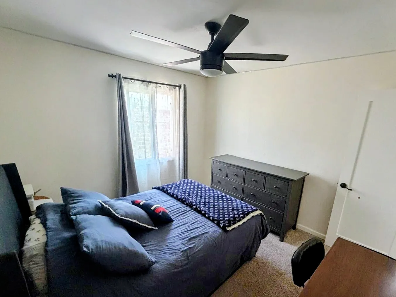 3 bed, 912 sqft, $1,400 — Photo 3