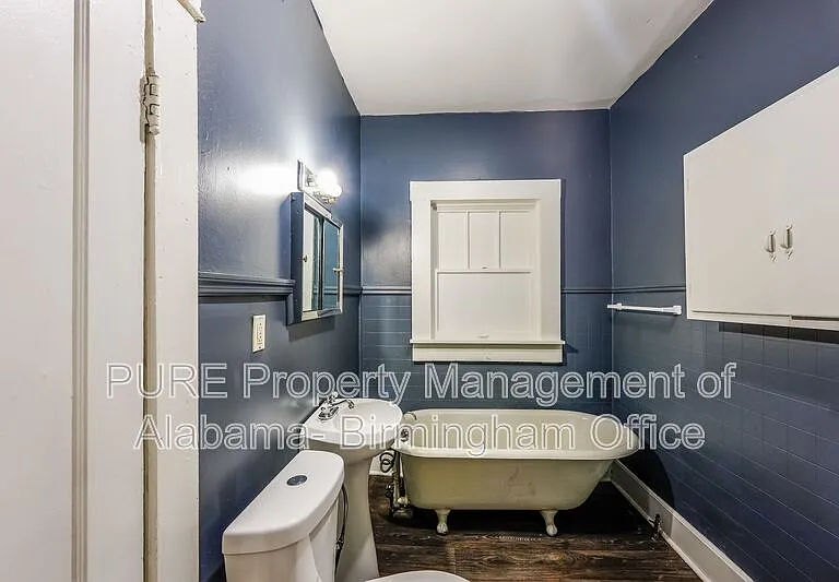 4617 Court S — Photo 11