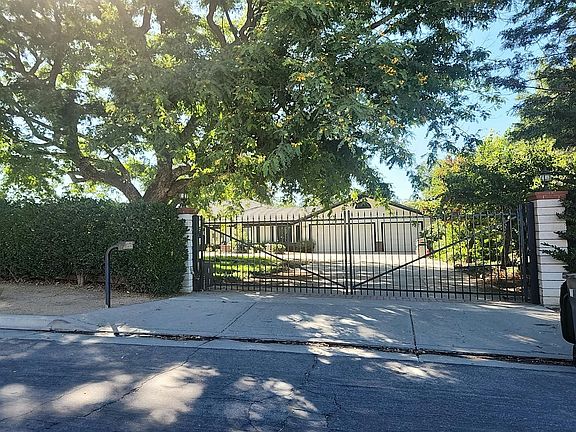 2nd image of 29618 Highland Blvd