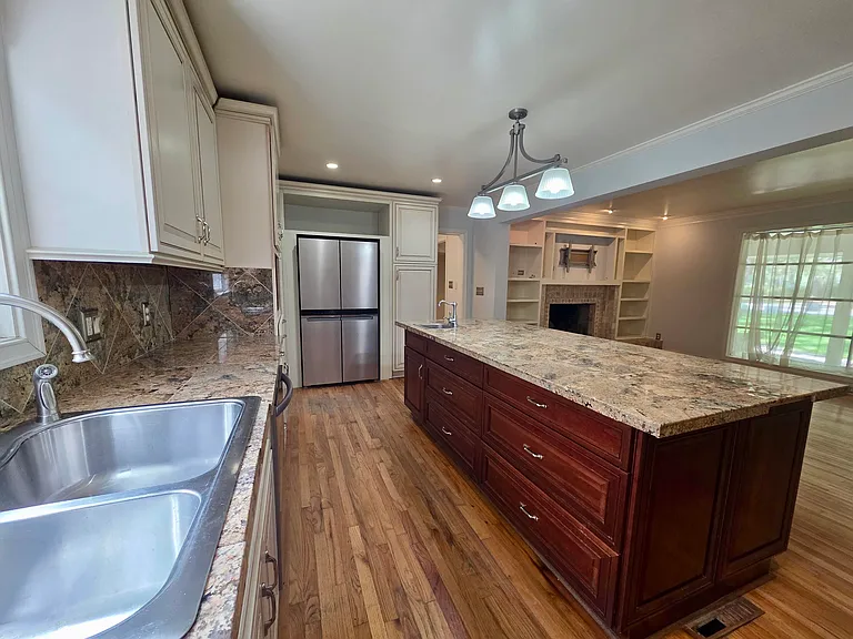 275 N Hobcaw Dr — Photo 6