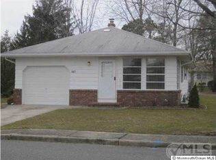 447 Saint Thomas Dr, Toms River, NJ 08757