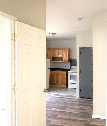 3rd image of 5119 Chestnut St Floor 2