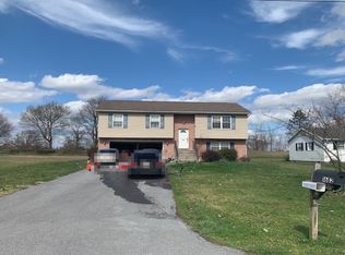 1682 Bowman St, Chambersburg, PA 17201