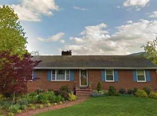 5204 Green Meadow Rd, Roanoke, VA 24018