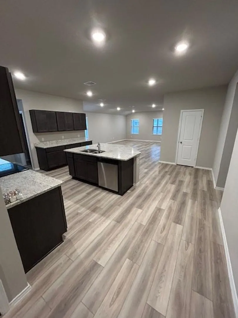 Building Photo - 202 Barton Creek Dr