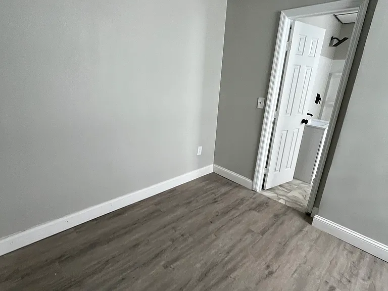 684 2nd Ave #2 — Photo 22