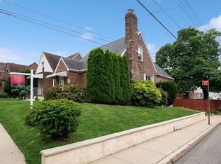 5006 Marathon Pkwy, Little Neck, NY 11362