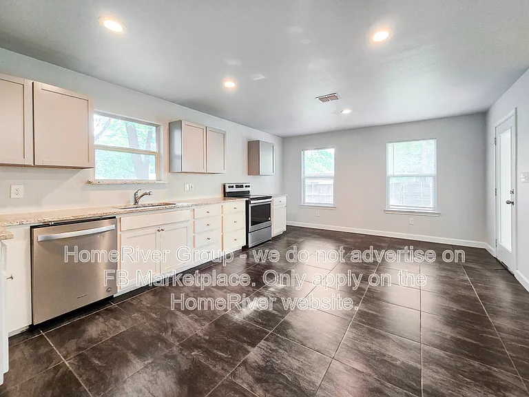 440 Pecan Dr — Photo 5
