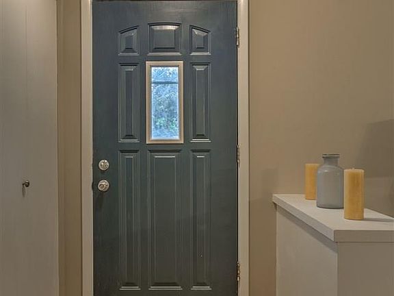 3rd image of 4022 Parkview Dr