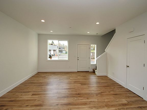 4th image of 4762-4768 SE 52nd Ave #4766