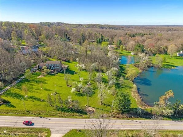 Bainbridge Rd, Chagrin Falls, OH 44023