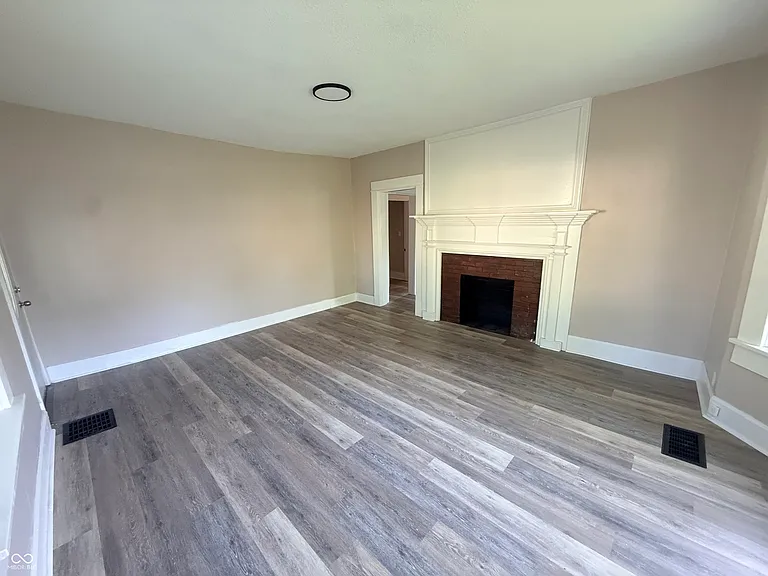 320 Lockerbie St — Photo 6