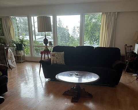 4th image of 1951 Greaves Ave