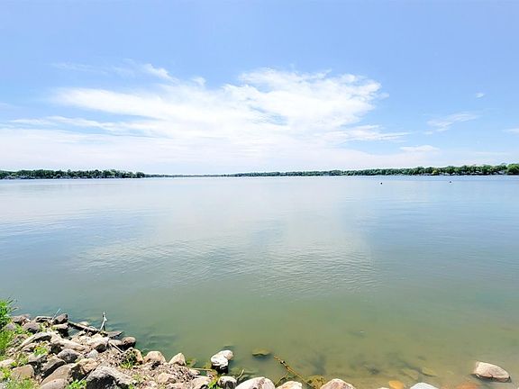 4th image of 7804 Lake Shore Dr
