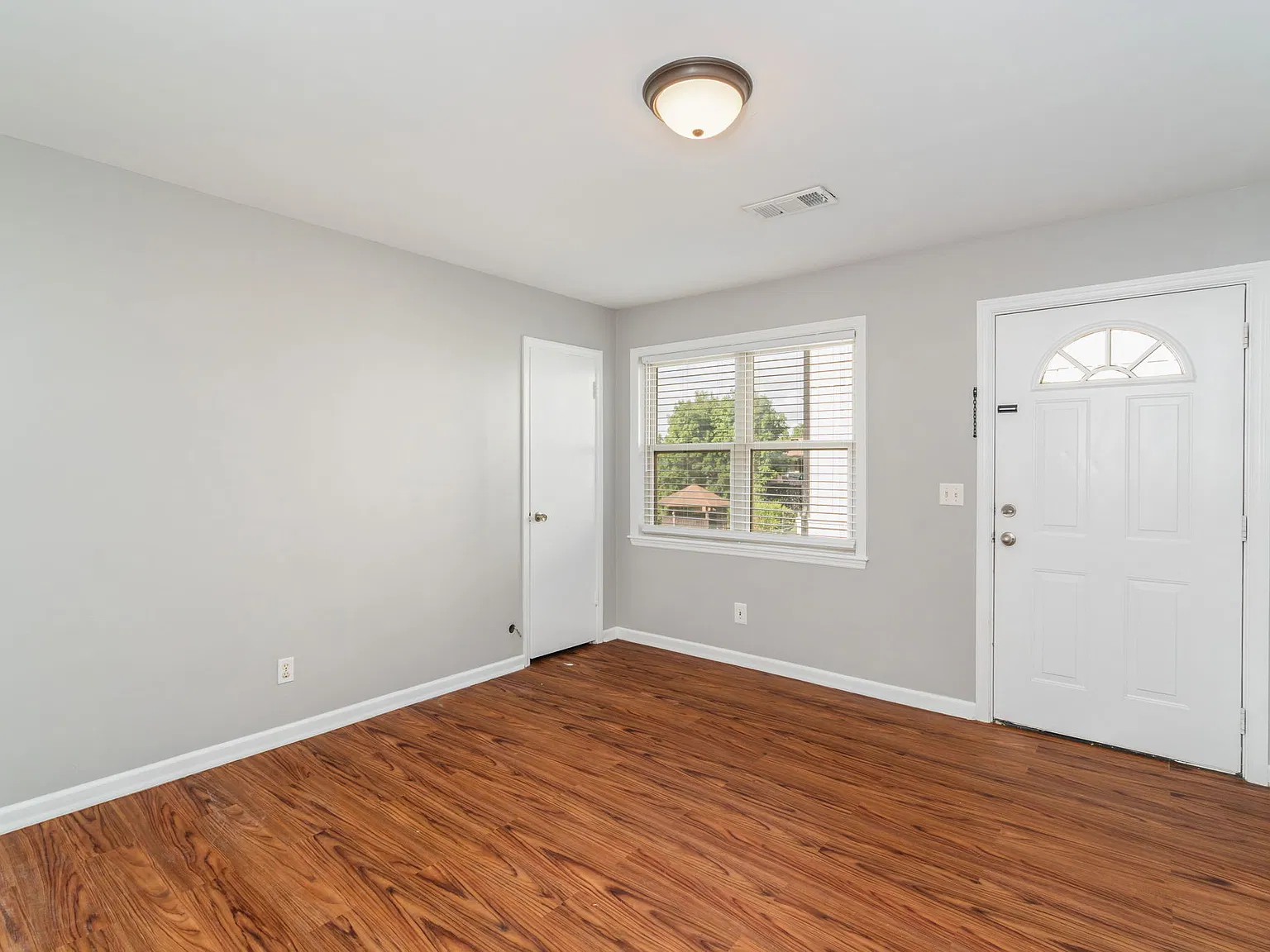 2751 Jersey Ave — Photo 3