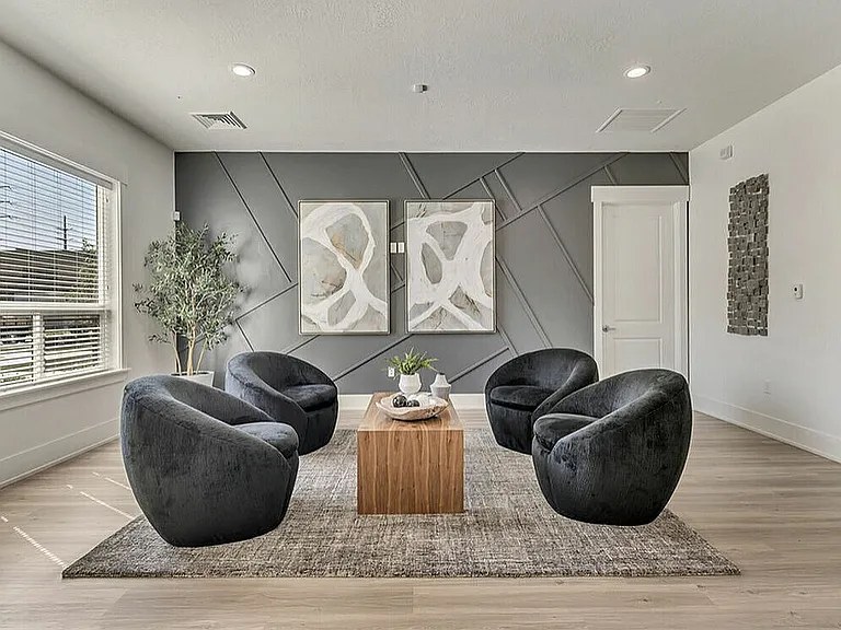 Leasing Office