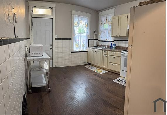 1st image of 1140 Hornsby Ave