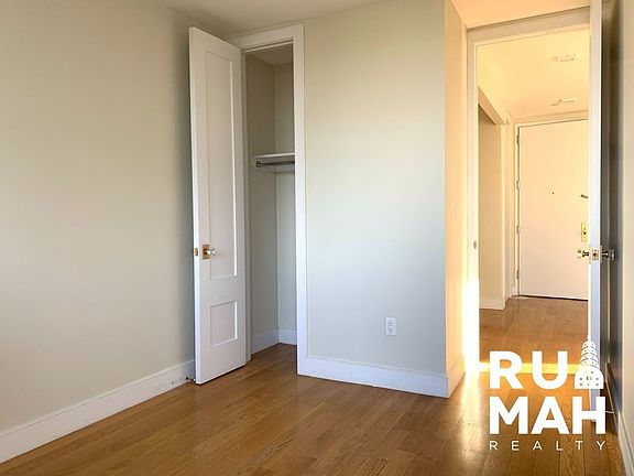5th image of 1633 Dekalb Ave #31