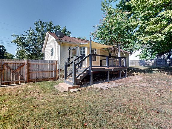 5th image of 107 Acorn Dr