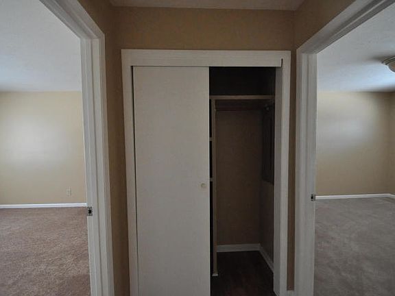 4th image of 403 Truman Dr