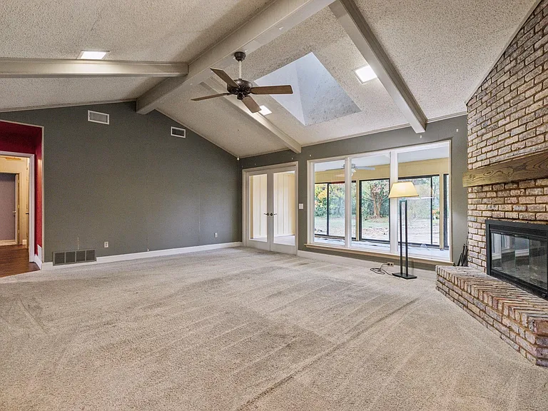 102 Sunset Dr — Photo 8