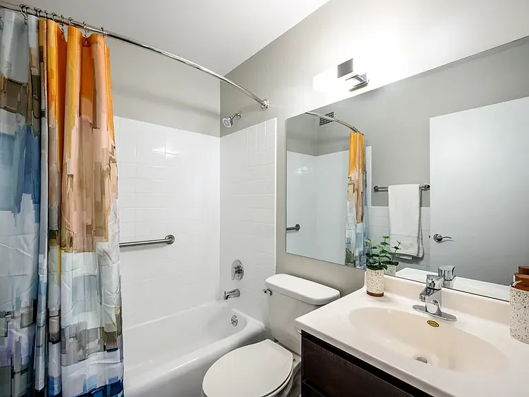 5600-01 N Sheridan Rd #18E — Photo 18
