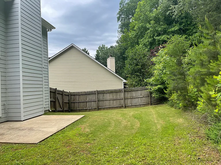 Rhyne Cir SE — Photo 32