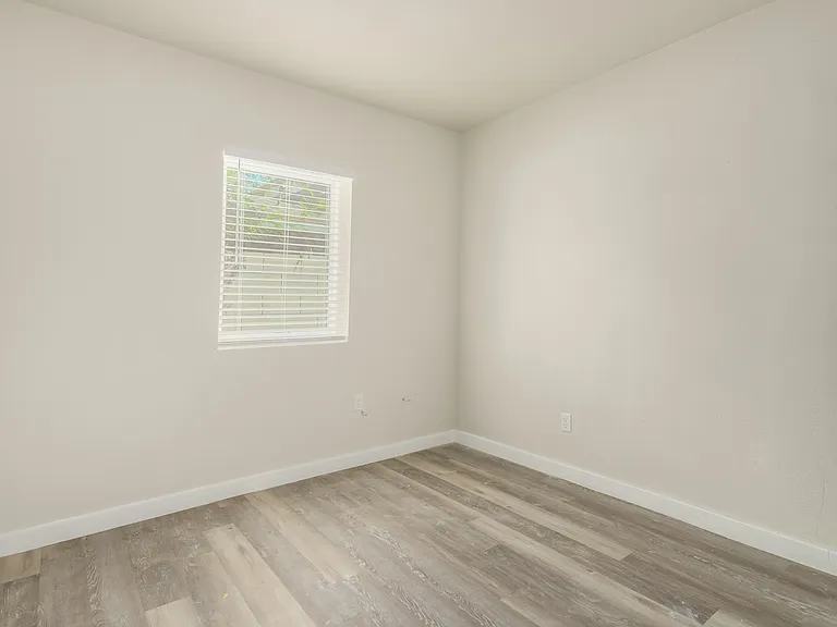 821 N 4th St #8 — Photo 6