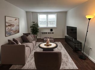 467 Valley St APT 1D, Maplewood, NJ 07040