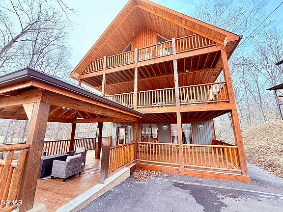 2nd image of 735 Timberlake Cir