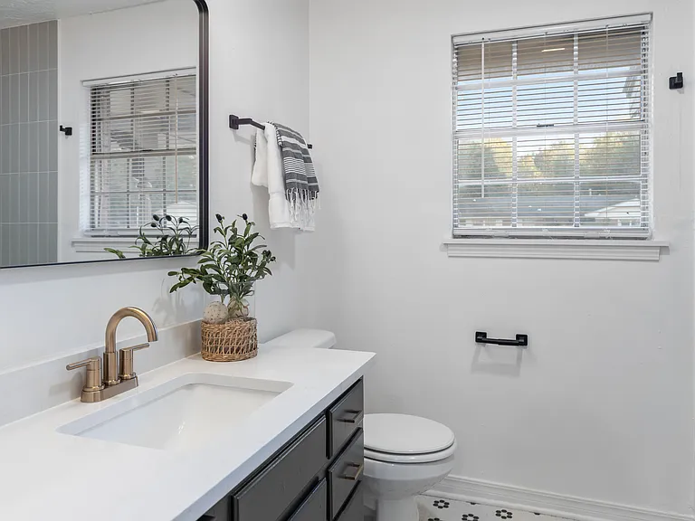 513 Inwood Dr — Photo 11