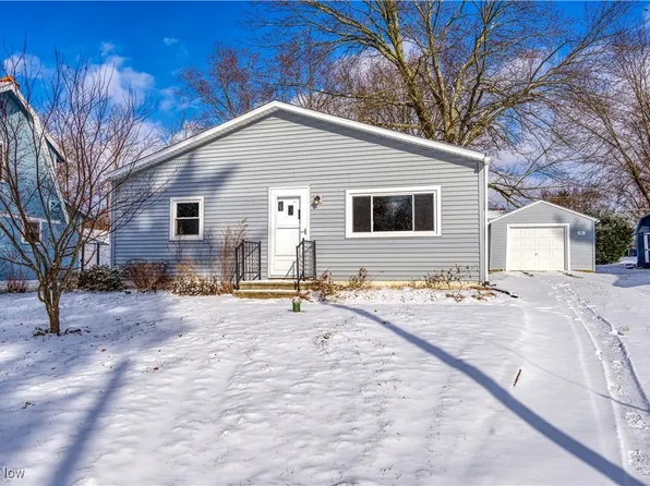 71 Delora Dr, Akron, OH 44319
