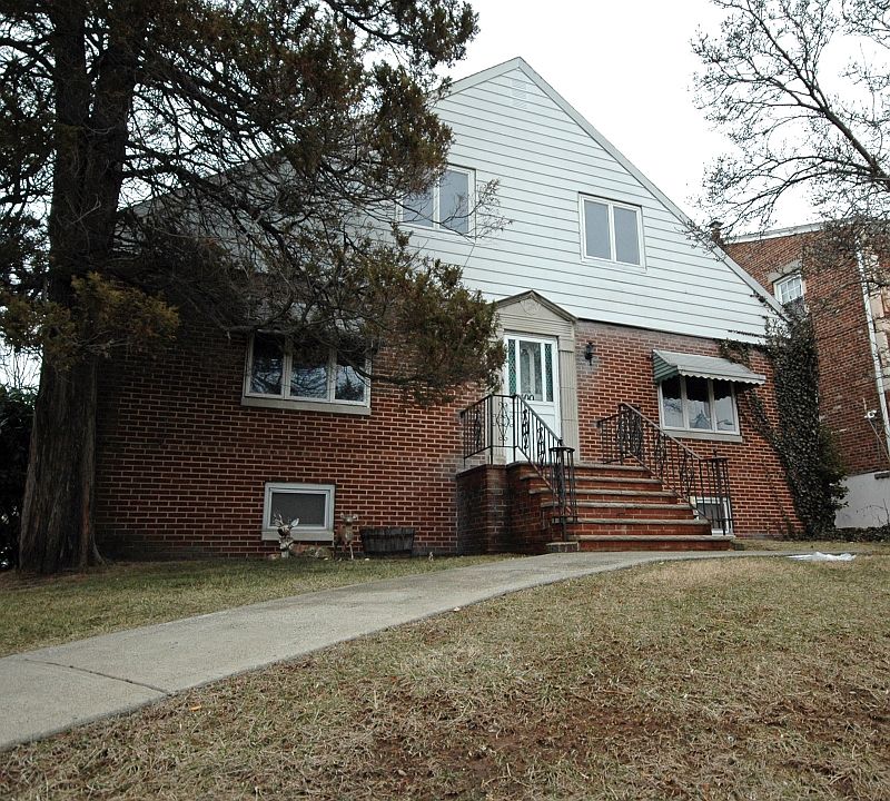 1st image of 400 Joralemon St