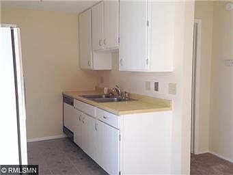 3rd image of 1484 Goodwin Ave N