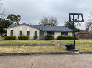 8203 Coastway Ln, Houston, TX 77075