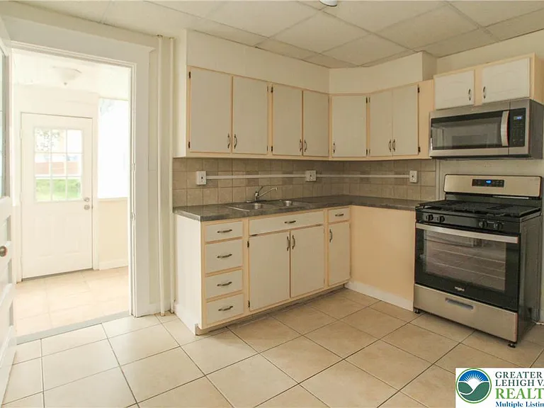 804 Reynolds St — Photo 4
