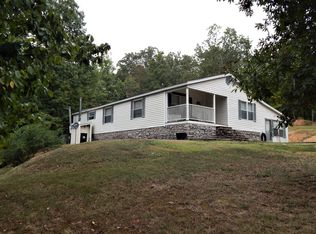 165 C E Jones Dr, Waynesboro, TN 38485