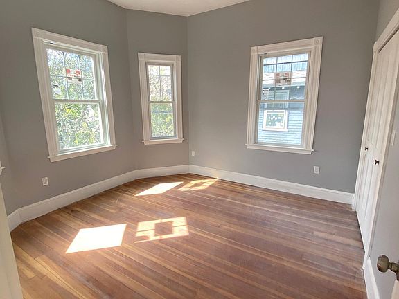 4th image of 32 Putnam Ave APT 2