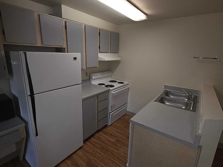 Cedar Apartments — Photo 6